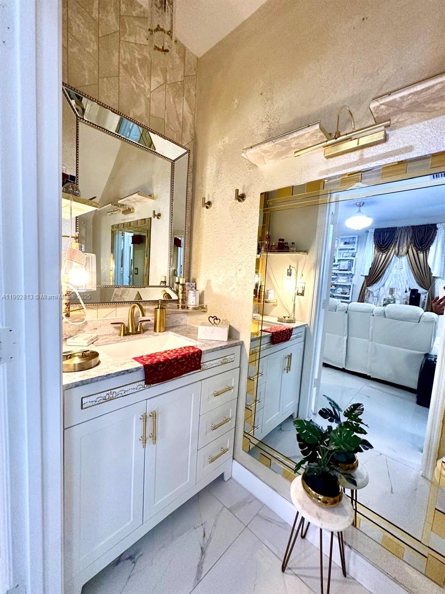 REGAL PALM SQUARE - Residential