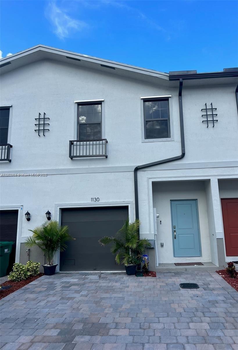 REGAL PALM SQUARE - Residential