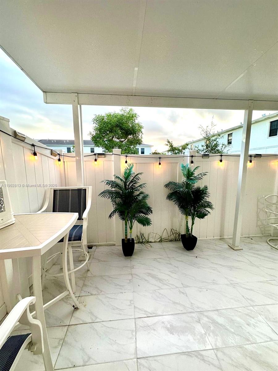 REGAL PALM SQUARE - Residential