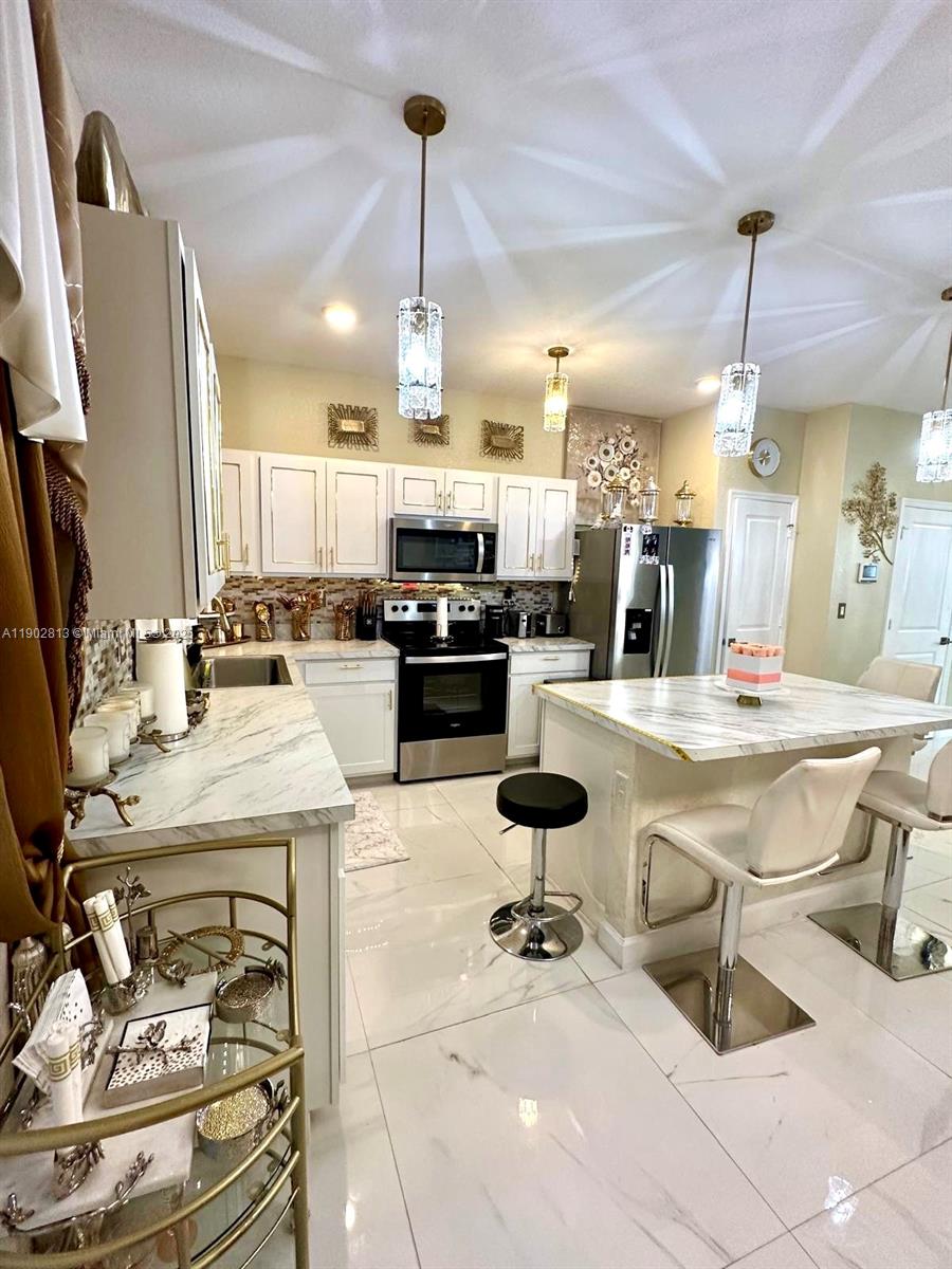 REGAL PALM SQUARE - Residential