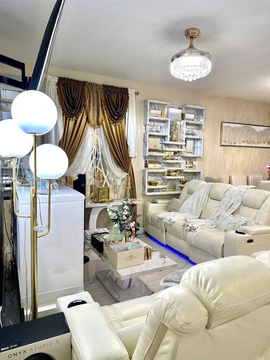 REGAL PALM SQUARE - Residential