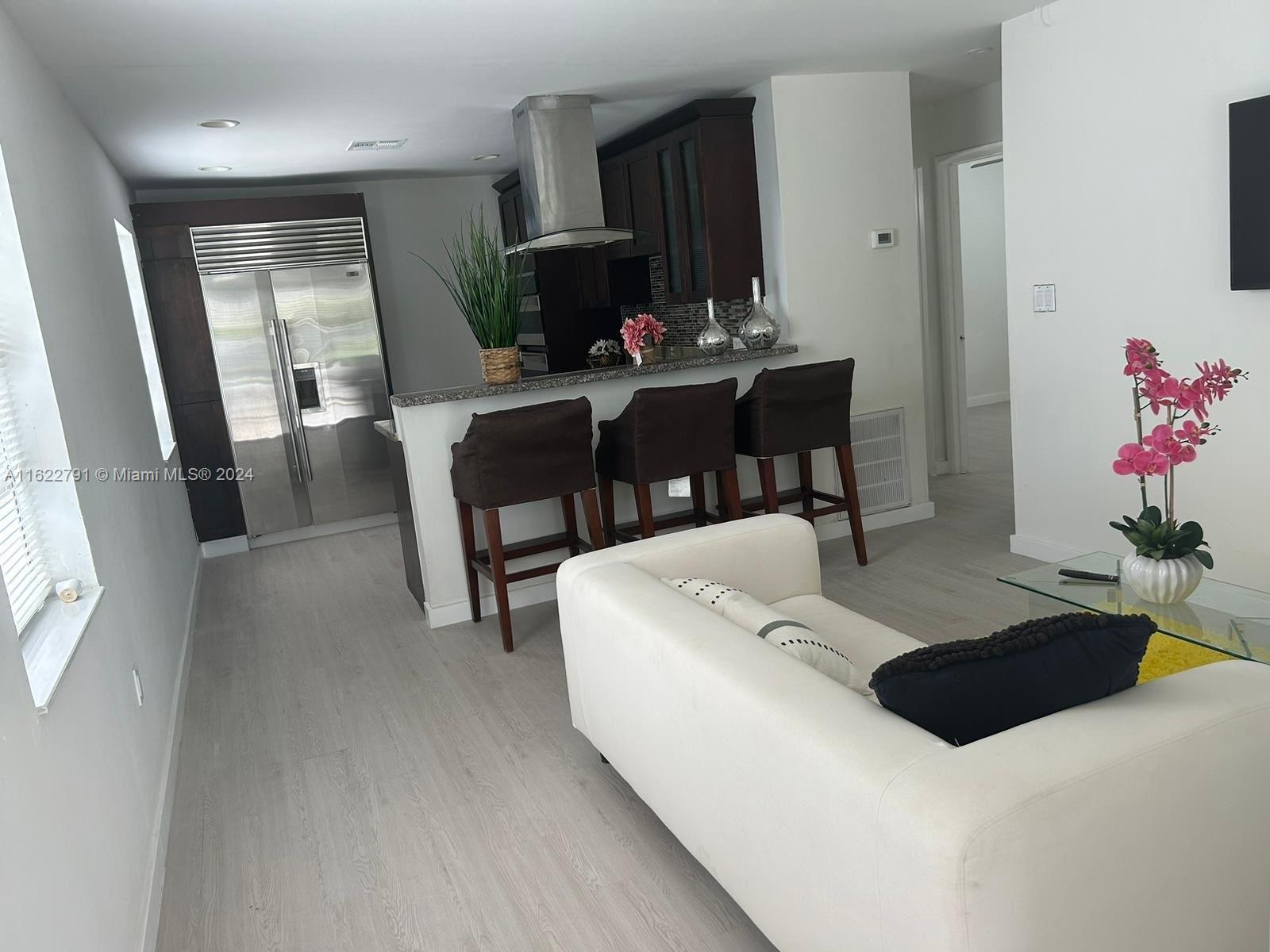 NORTH HOLLYWOOD - Residential
