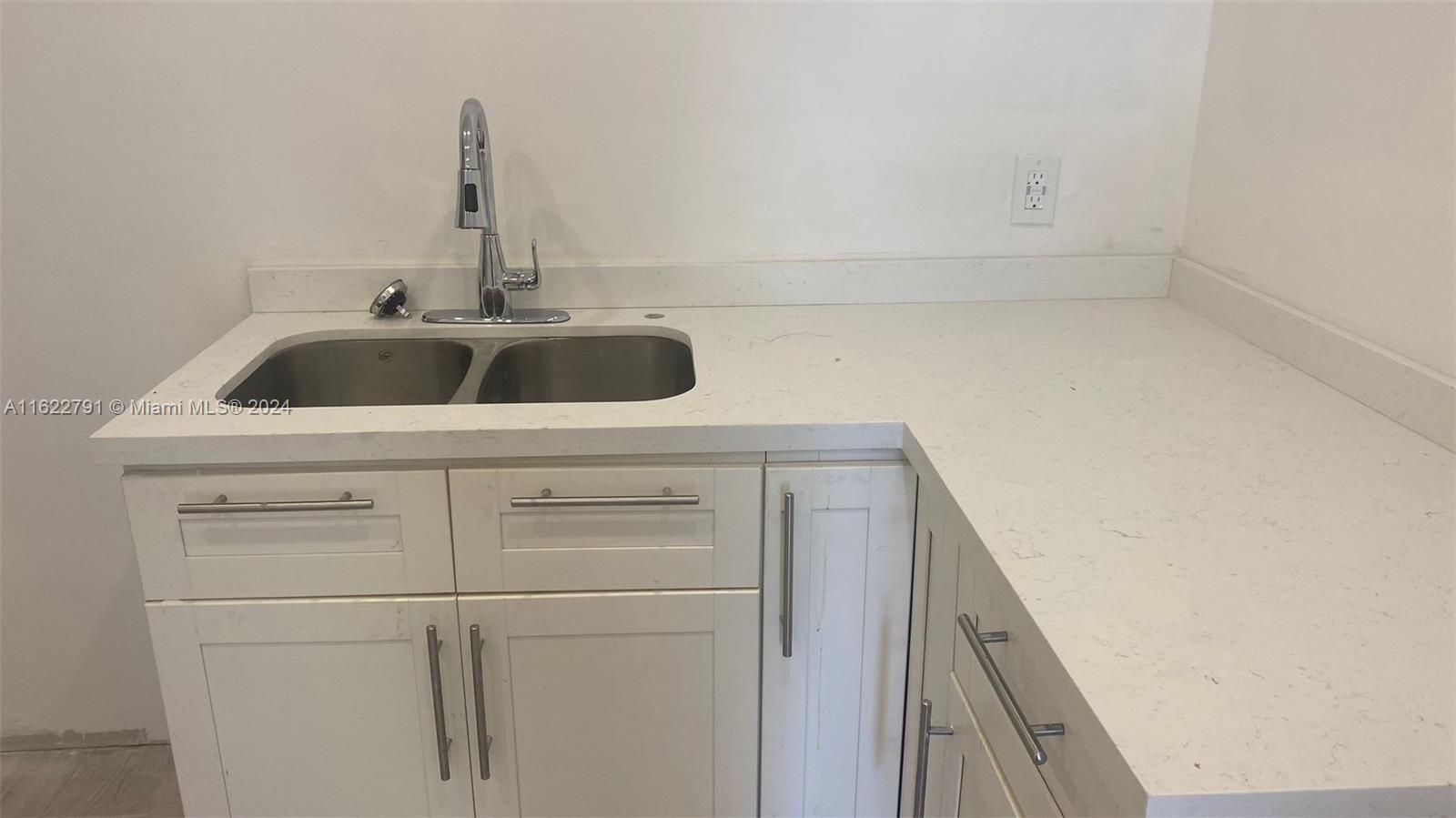 NORTH HOLLYWOOD - Residential