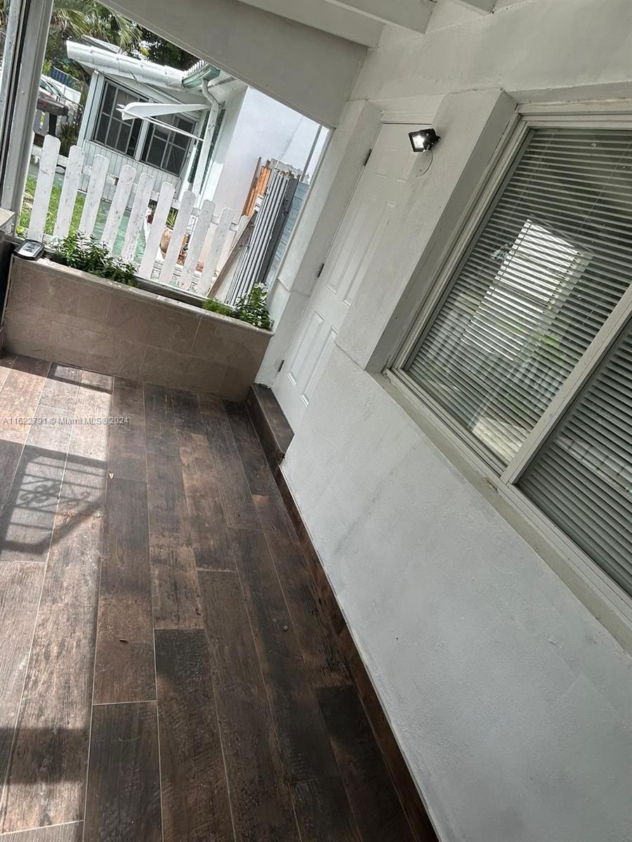 NORTH HOLLYWOOD - Residential