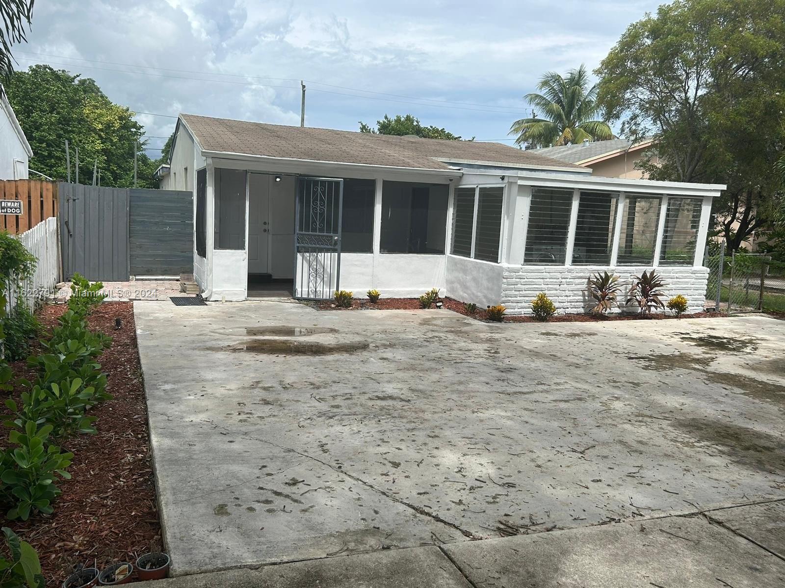 NORTH HOLLYWOOD - Residential