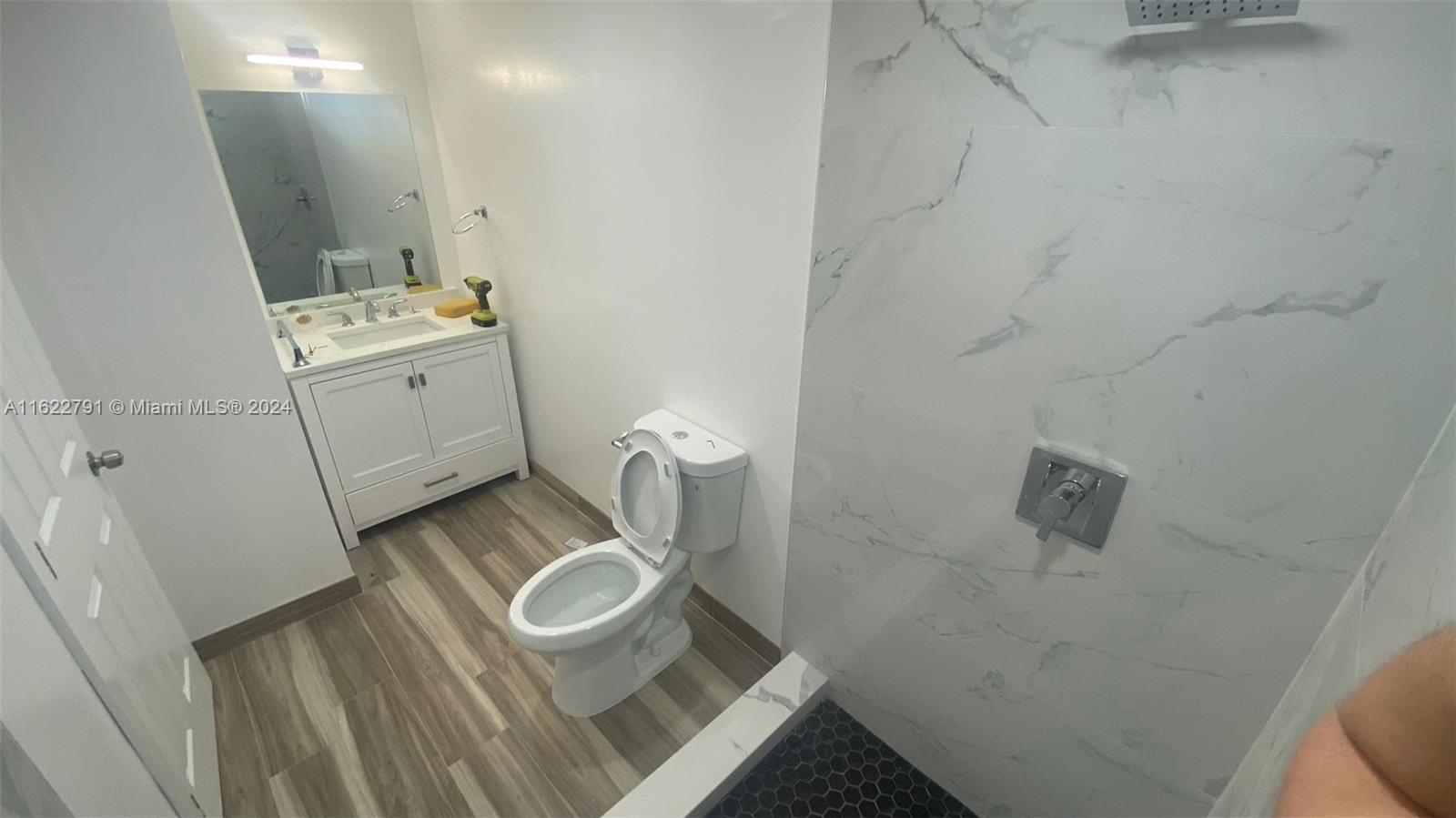 NORTH HOLLYWOOD - Residential