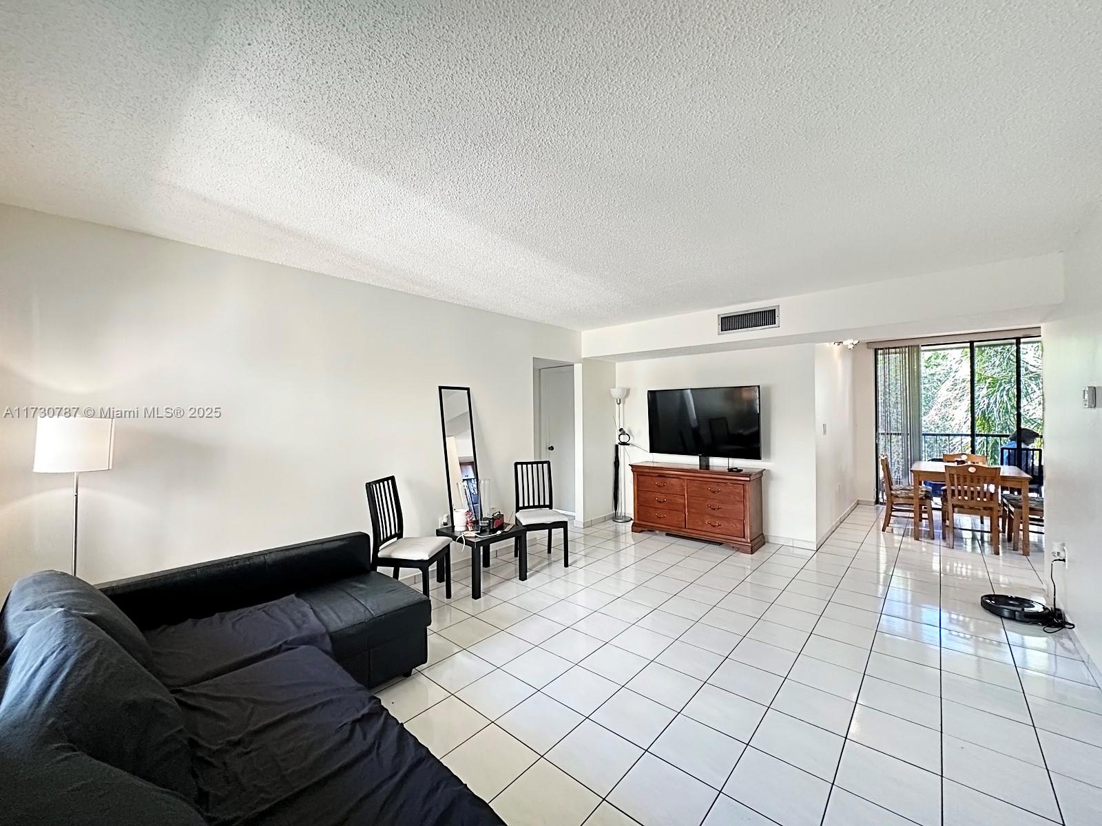 8065 Sw 107th Ave 311, Miami, Miami-Dade County, Florida - 3 Bedrooms  
2 Bathrooms - 