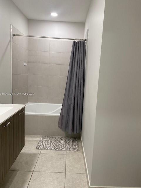 URBANA DOWNTOWN DORAL - Residential Lease