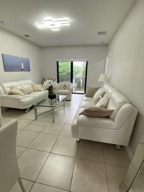 URBANA DOWNTOWN DORAL - Residential Lease
