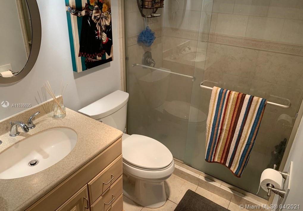 BAYVIEW TOWERS CONDO - Land