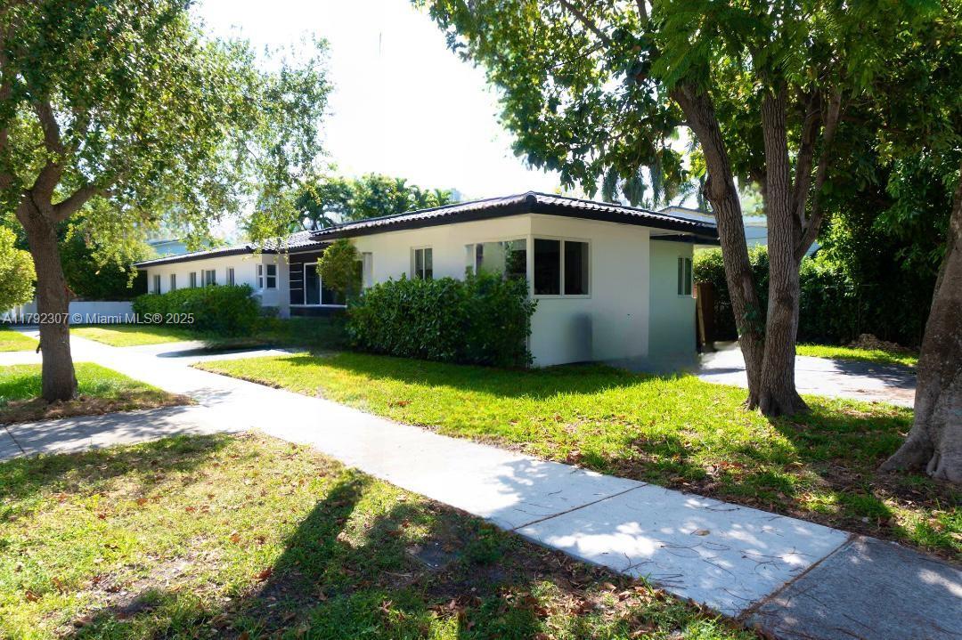 1955 SW 5th Ave