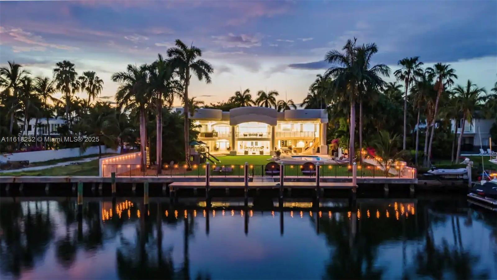 HOLLYWOOD LAKES SECTION - Residential