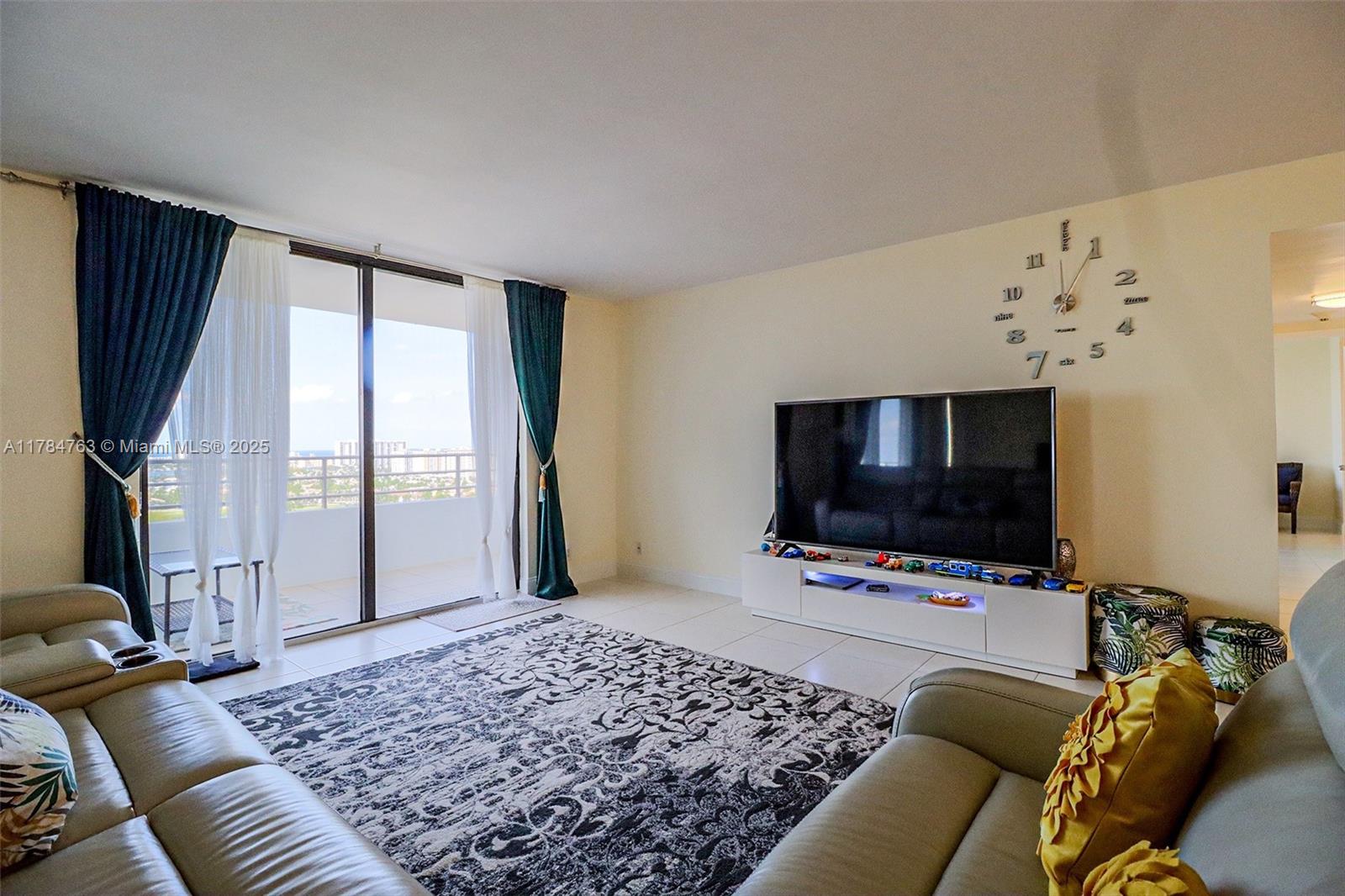 OLYMPUS CONDO PHASE - Residential Lease