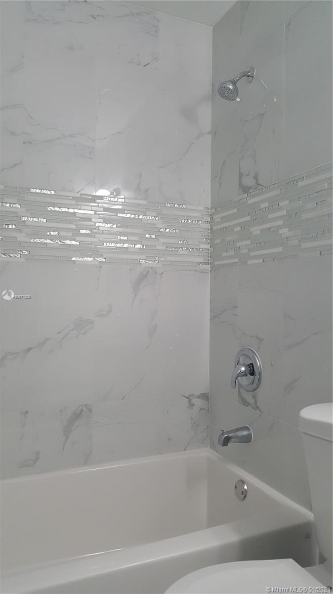 LAKESIDE XI CONDO PH III - Residential Lease