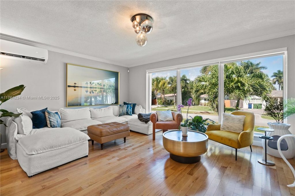 Photo of 1016 NE 4th Ct, Hallandale Beach, FL 33009 (MLS # A11764234)