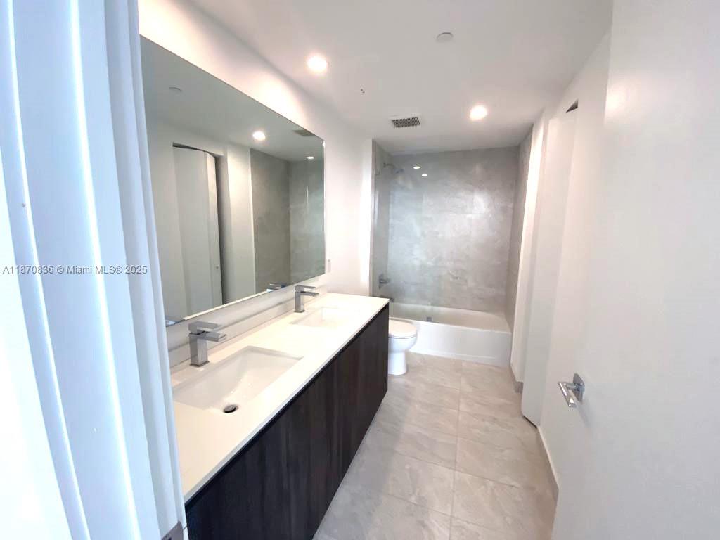 ARIA ON THE BAY CONDO - Residential Lease