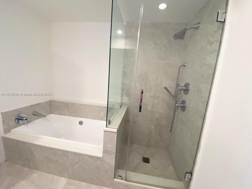 ARIA ON THE BAY CONDO - Residential Lease