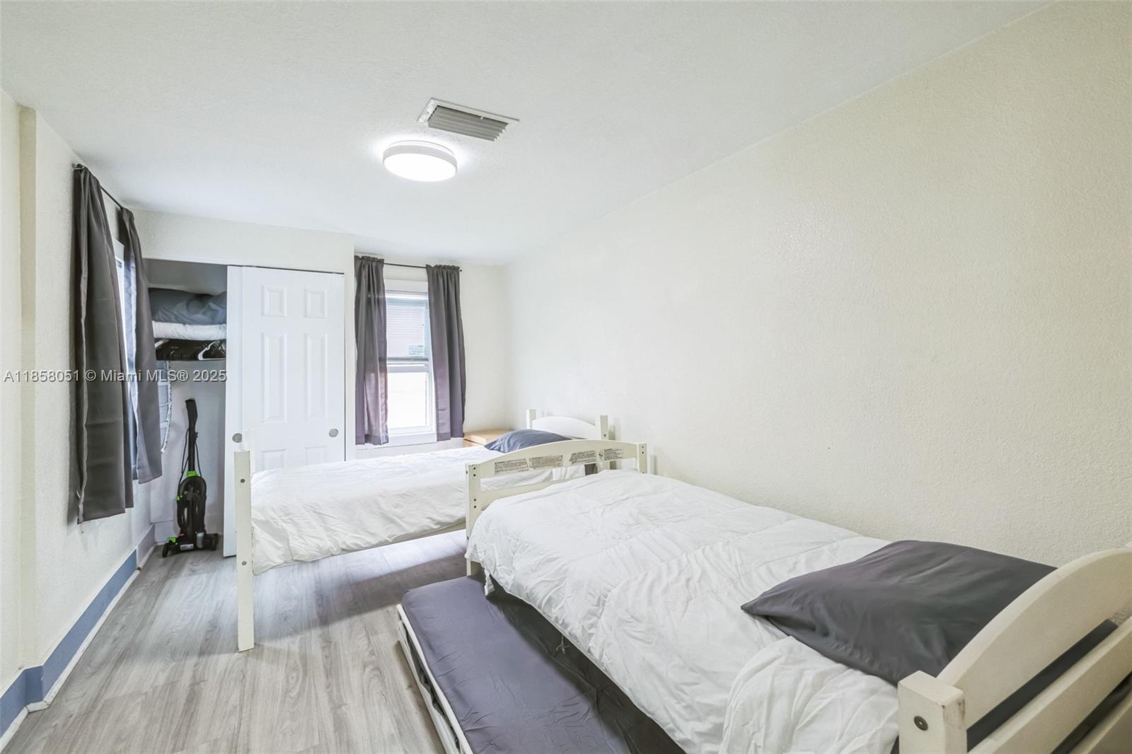 T L JOHNSON SUB IN SW1/4 - Residential