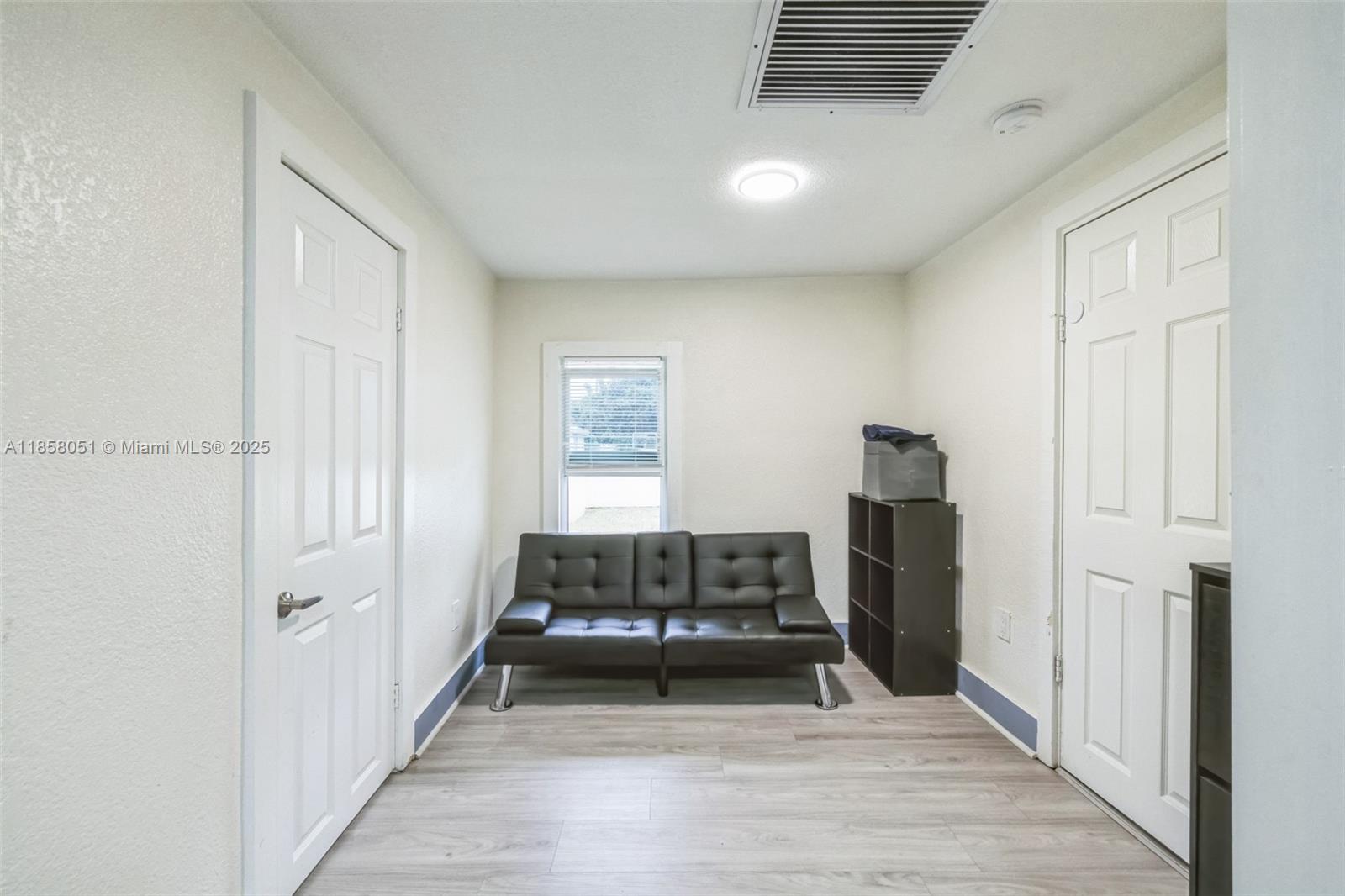 T L JOHNSON SUB IN SW1/4 - Residential