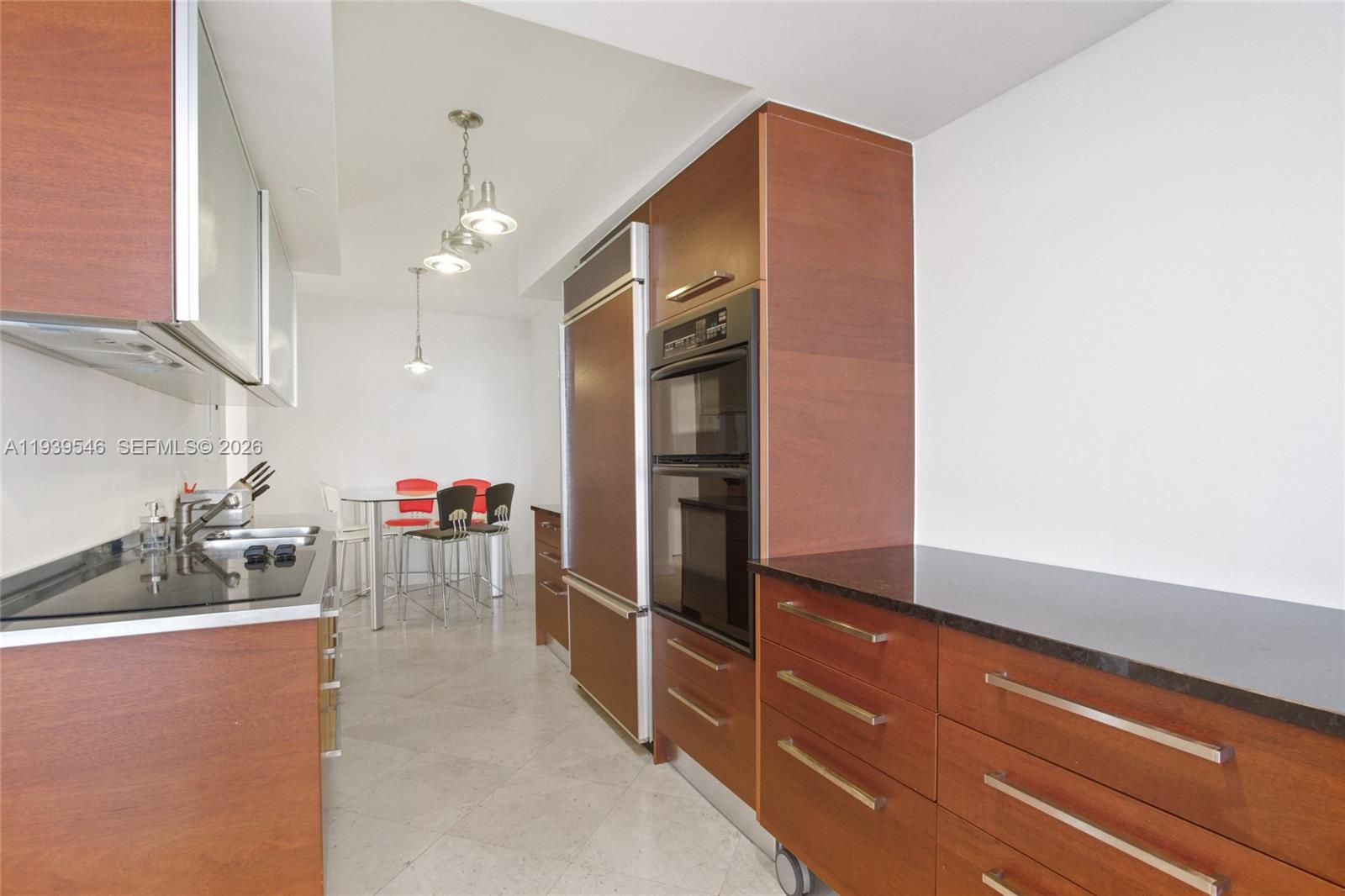 BEACH CLUB I - Residential