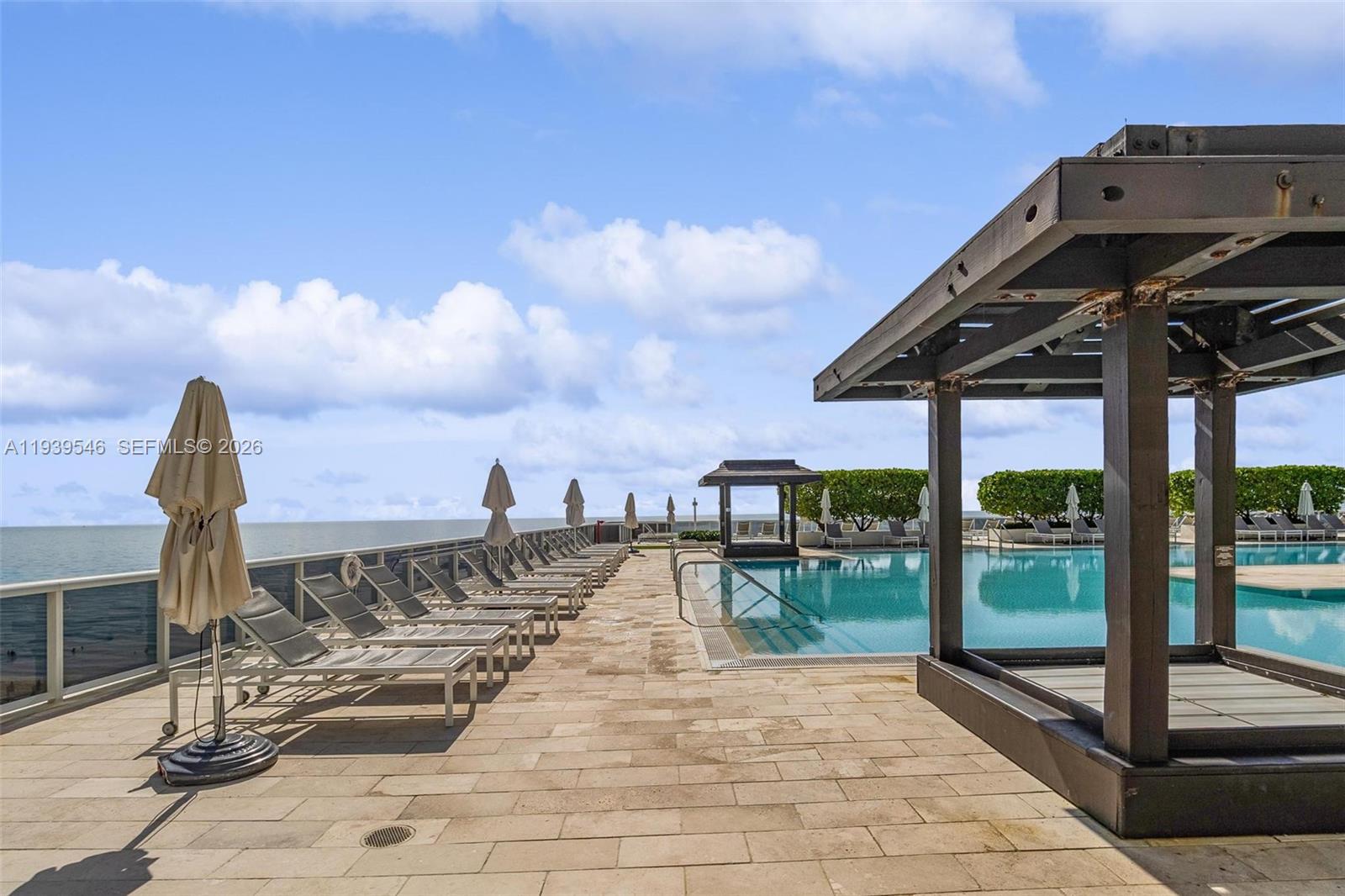 BEACH CLUB I - Residential