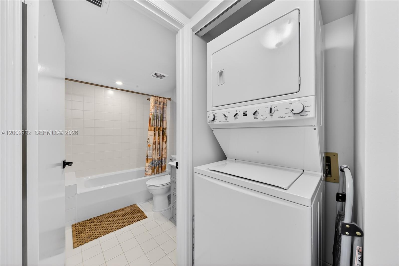 THE STERLING CONDO - Residential Lease