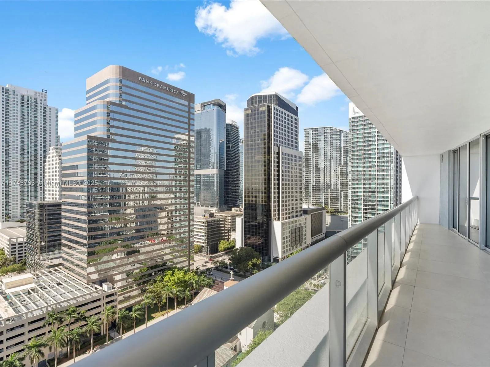 Miami, Florida 33131, United States, 2 Bedrooms Bedrooms, ,2 BathroomsBathrooms,Residential,Pending,1617