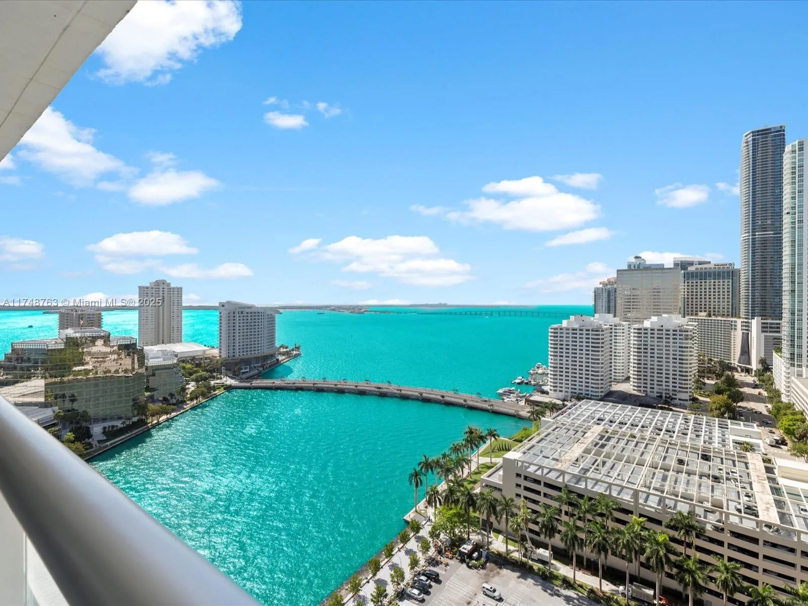 Miami, Florida 33131, United States, 2 Bedrooms Bedrooms, ,2 BathroomsBathrooms,Residential,Pending,1617