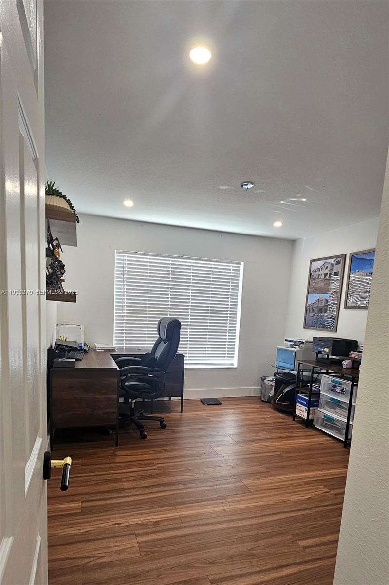 PEMBROKE ISLES 1 - Residential