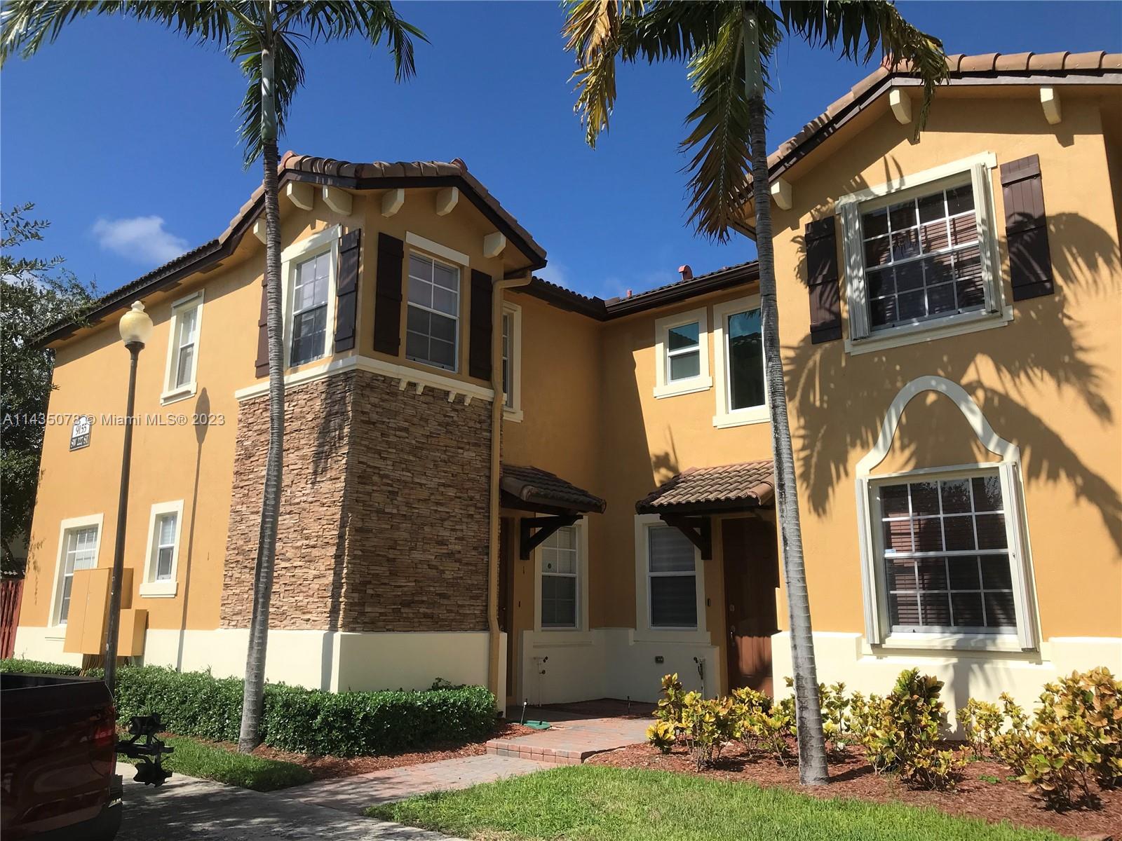 COZY TWO STORY TH AT THE DESIRABLE COMMUNITY OF ISLES AT BAYSHORE. MINT CONDITIONS.
ACCESS TO THE CLUBHOUSE IS NOT INCLUDED.
PLEASE CHECK BROKER REMARKS AND ATTACHMENT FOR OFFERS.