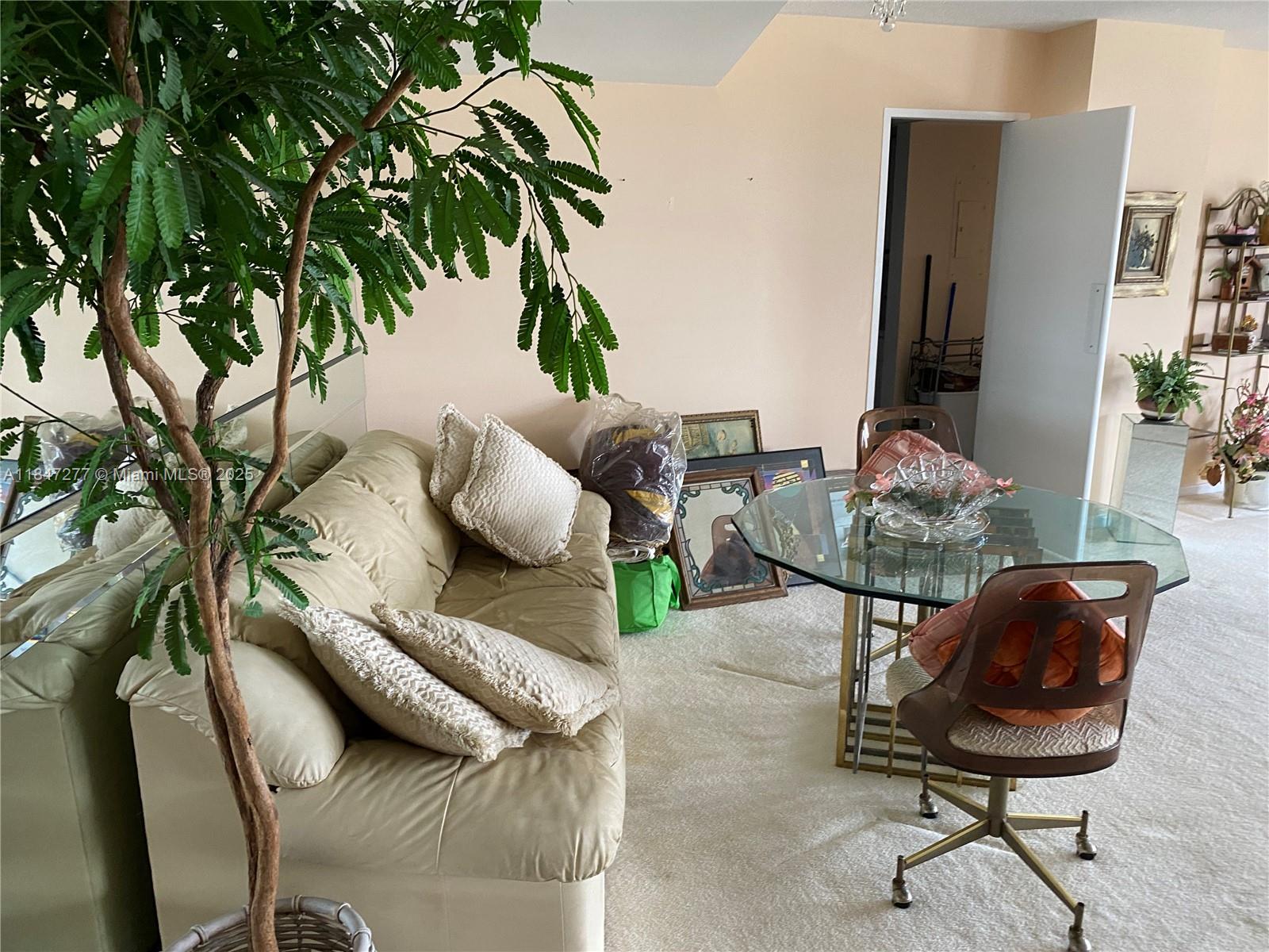 Large oceanfront condo Galt Ocean Mile featuring direct intracoastal views, impact windows, spacious layout & split floor plan that opens up to a huge balcony. Great building with all amenities.