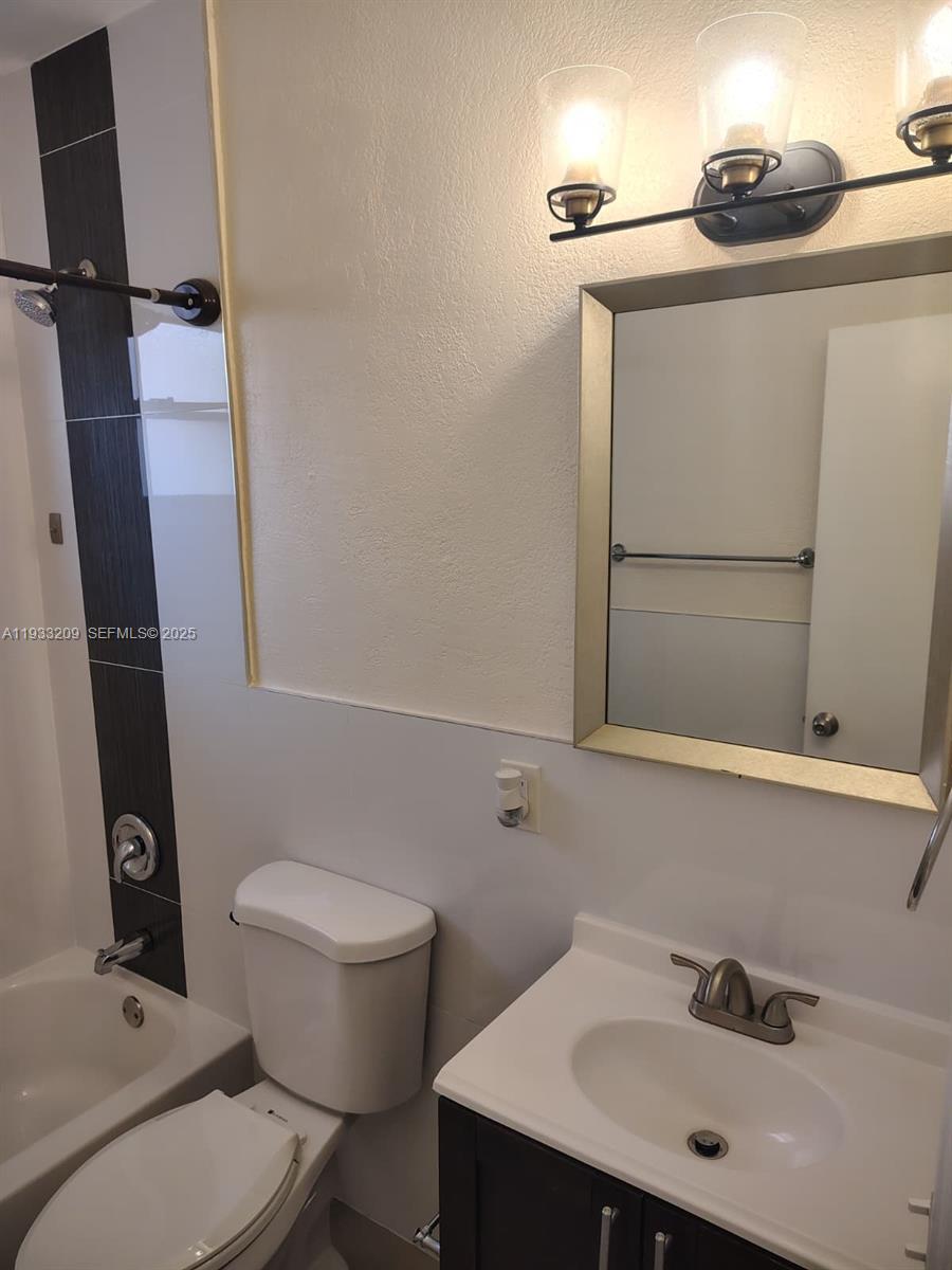 NORTH GATE - Residential Lease