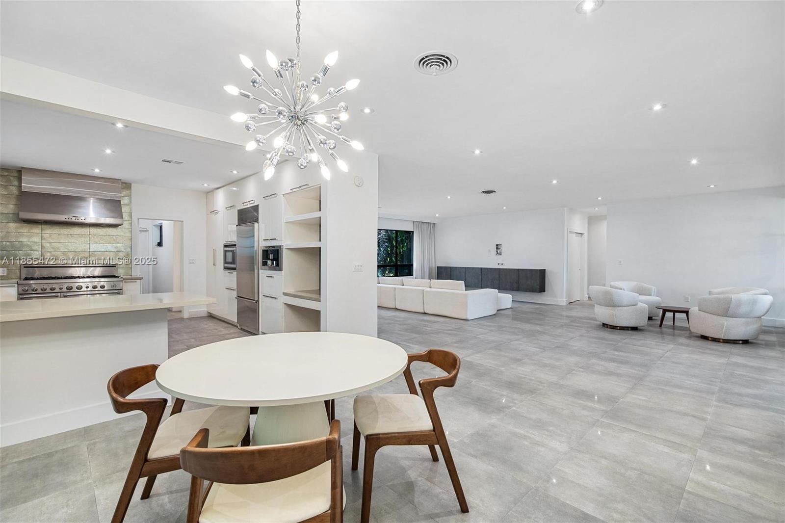 ALTOS DEL MAR NO 5 - Residential Lease