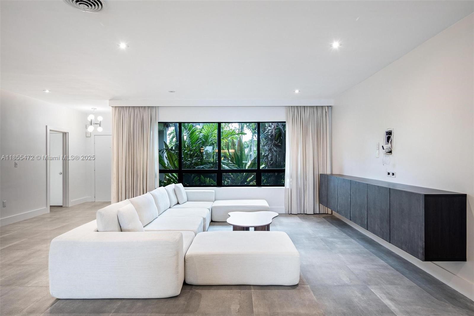 ALTOS DEL MAR NO 5 - Residential Lease