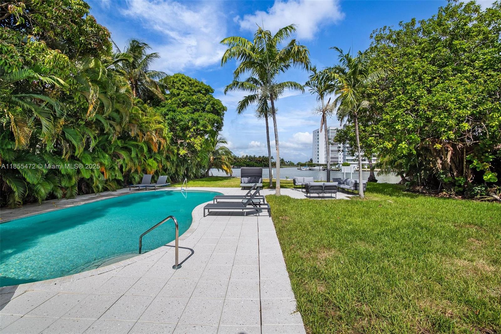 ALTOS DEL MAR NO 5 - Residential Lease