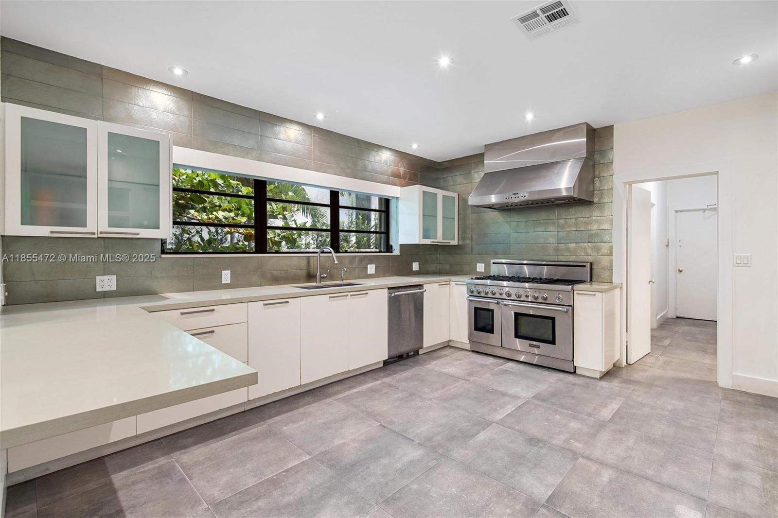 ALTOS DEL MAR NO 5 - Residential Lease