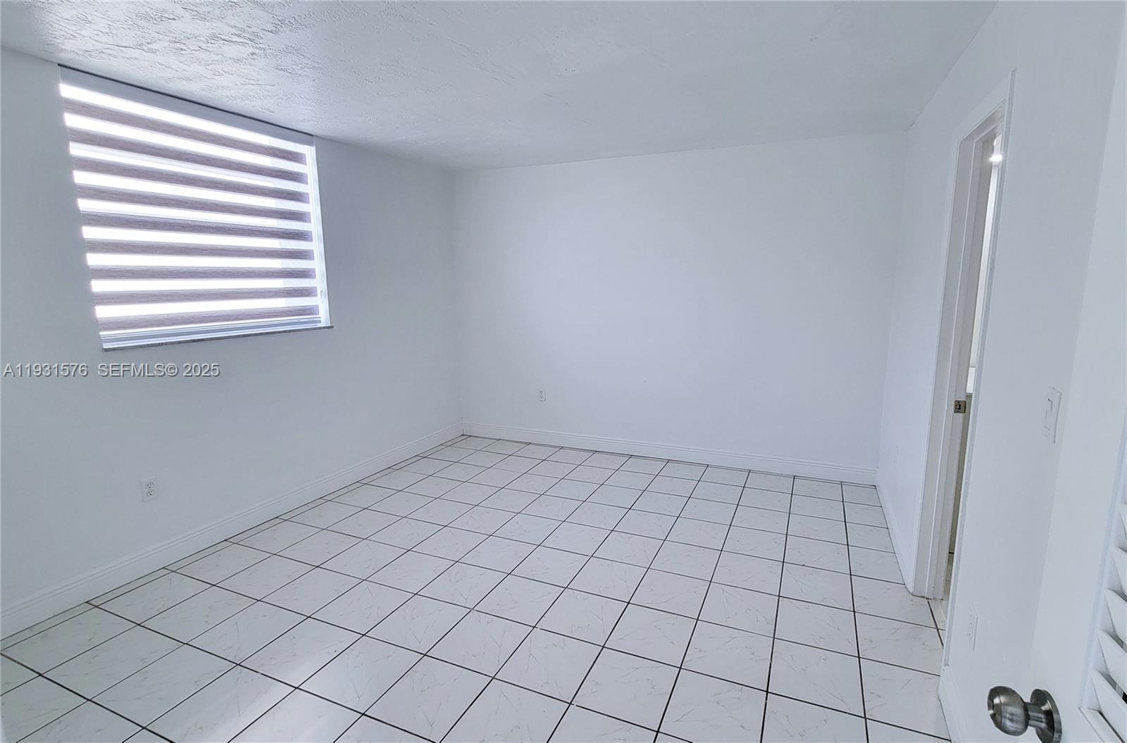 SAMARI LAKE EAST CONDO - Residential Lease