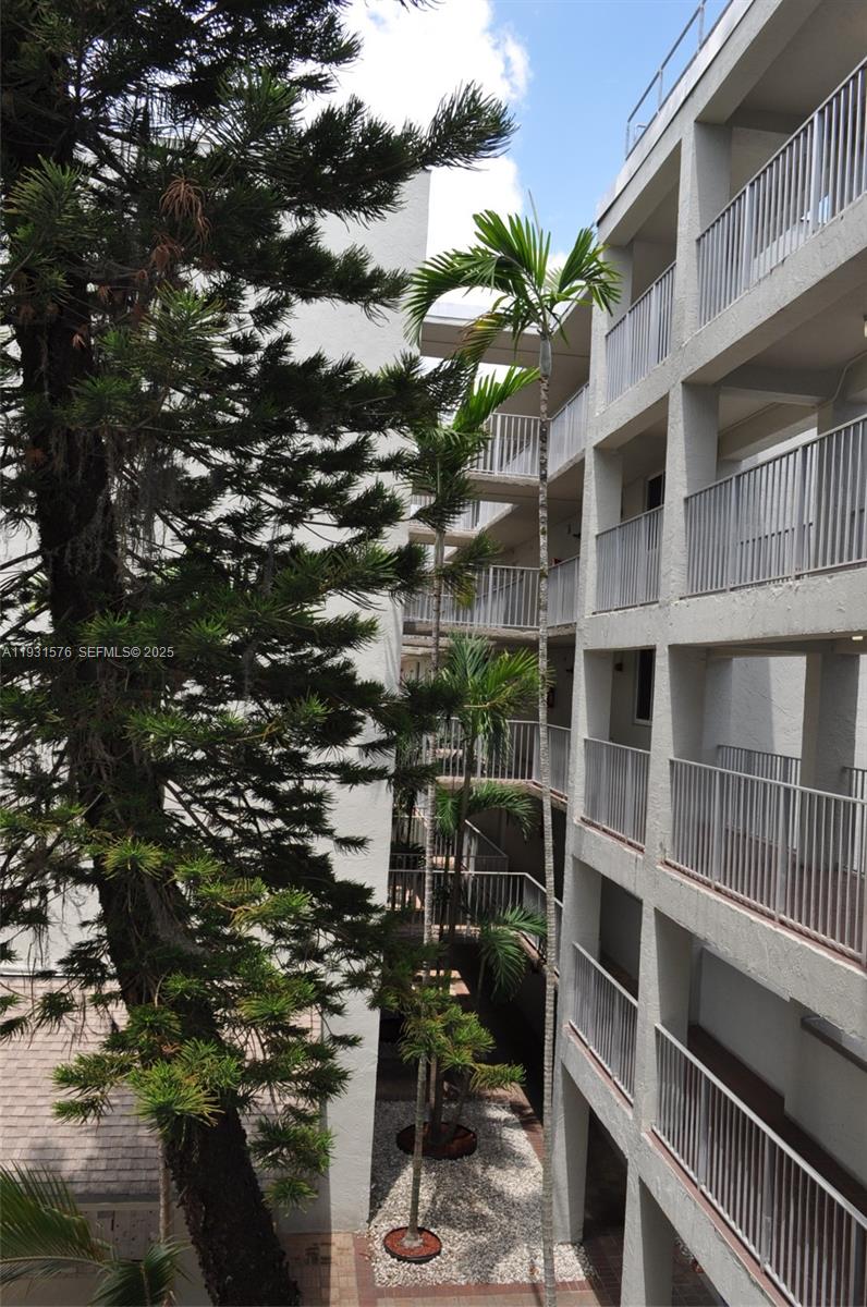 SAMARI LAKE EAST CONDO - Residential Lease