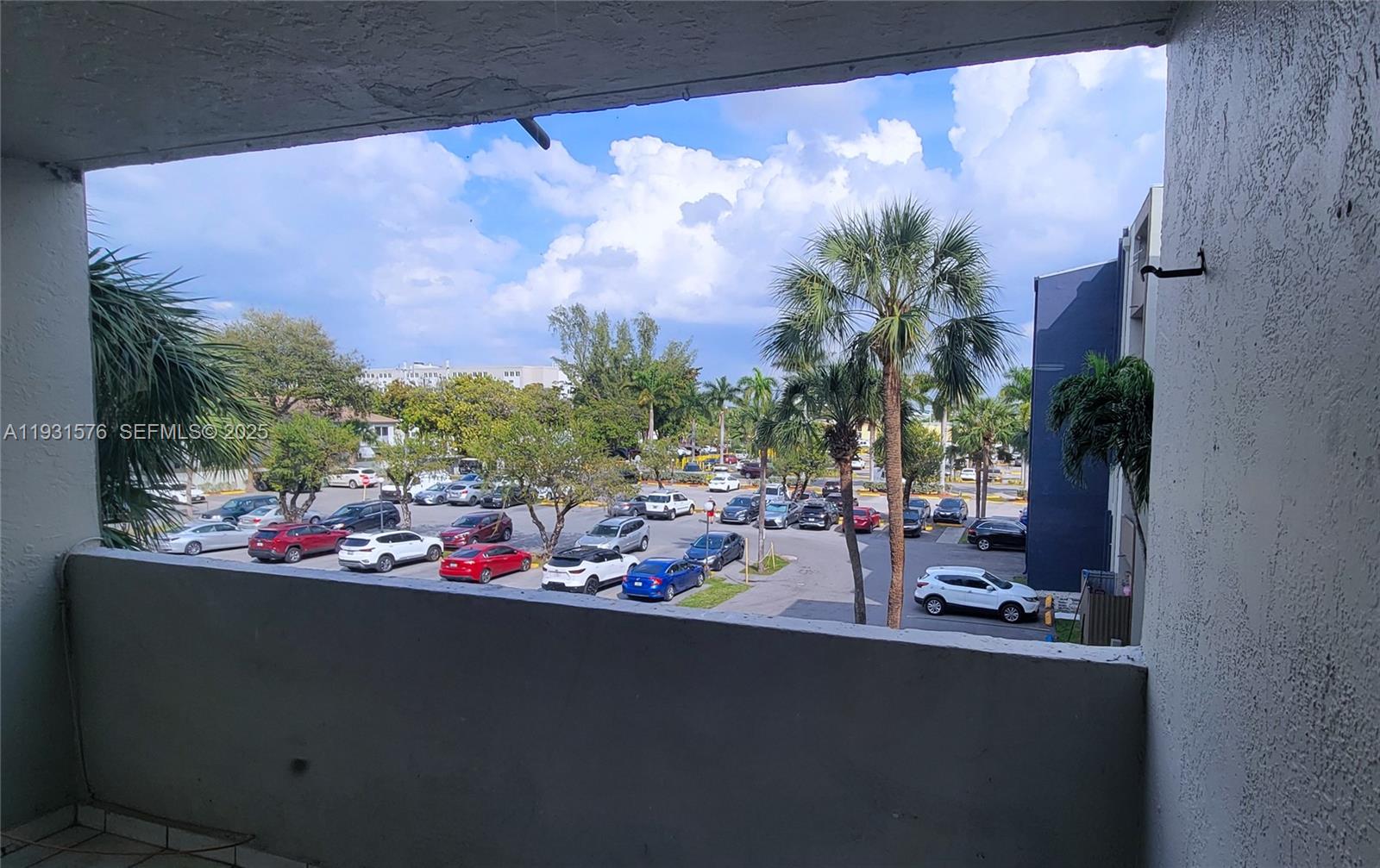 SAMARI LAKE EAST CONDO - Residential Lease