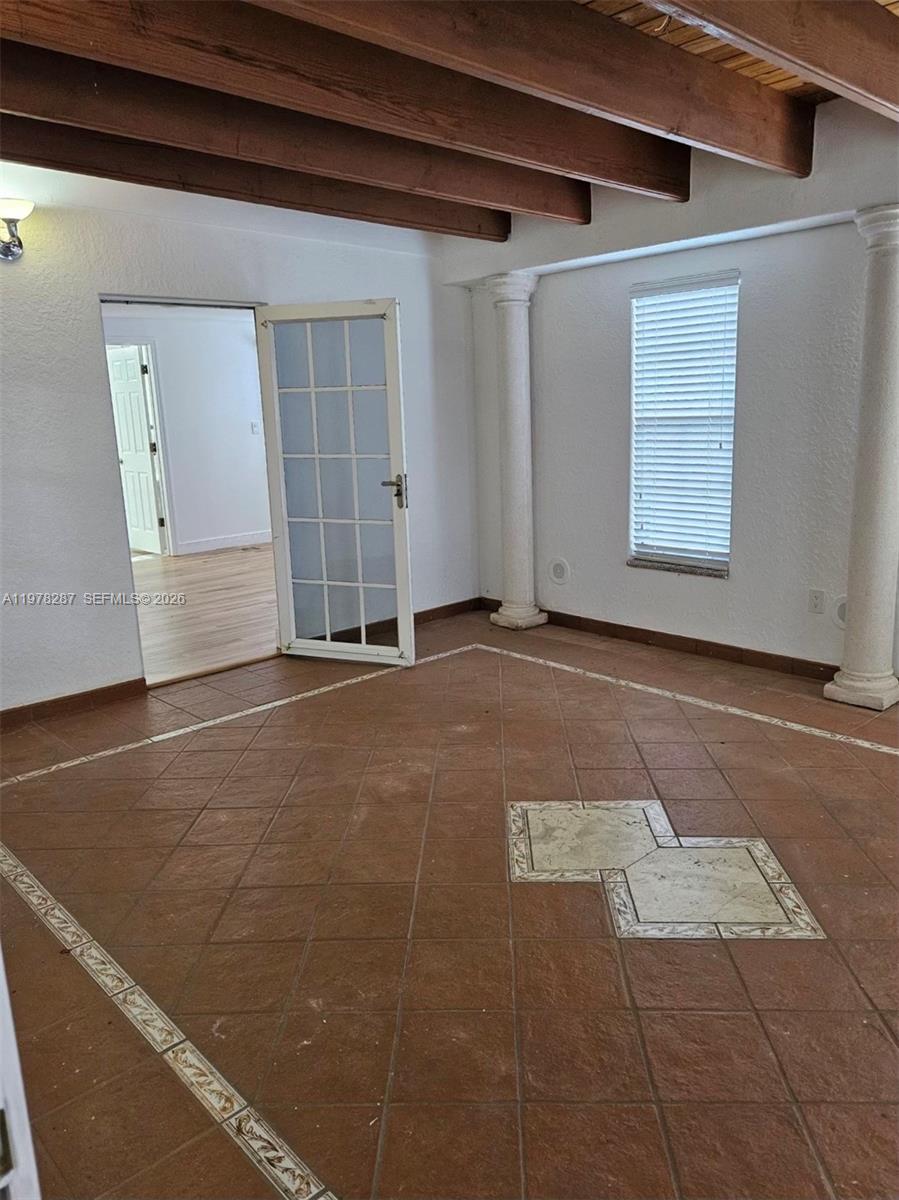 SOUTH BAY ESTATES - Residential Lease