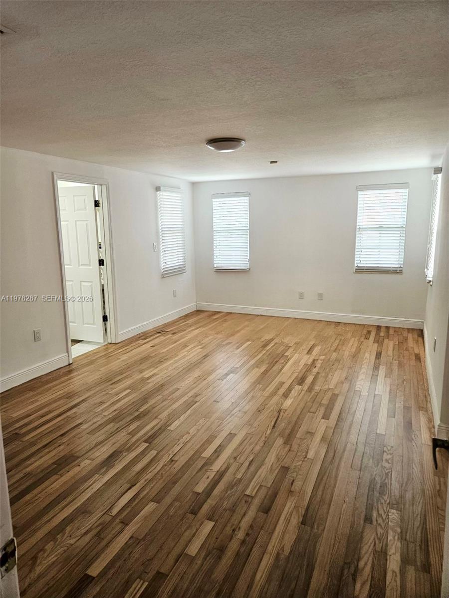 SOUTH BAY ESTATES - Residential Lease