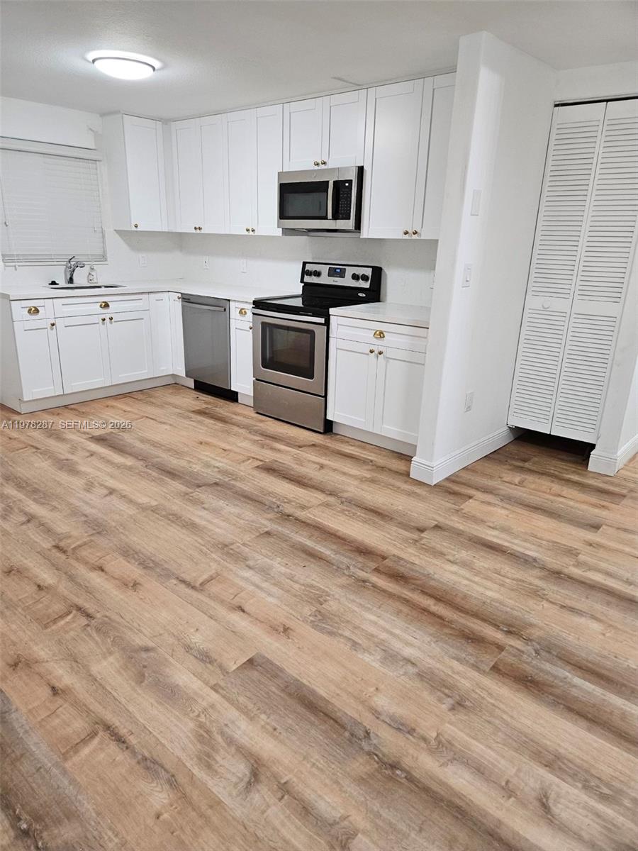 SOUTH BAY ESTATES - Residential Lease