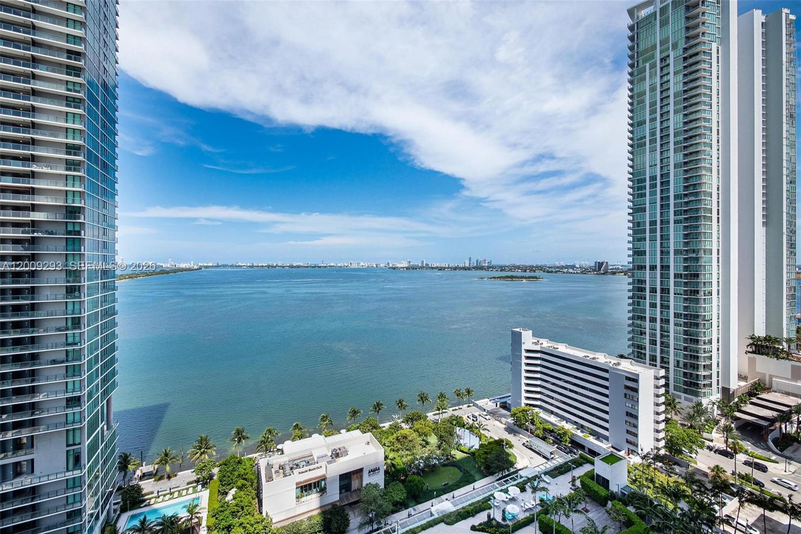 PARAISO BAY CONDO - Residential