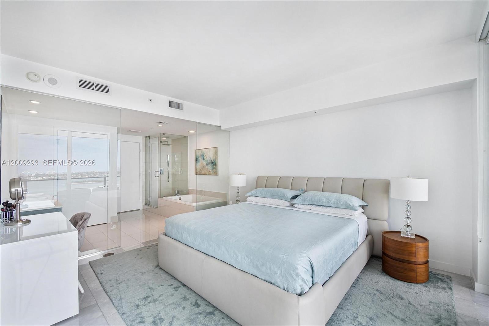 PARAISO BAY CONDO - Residential