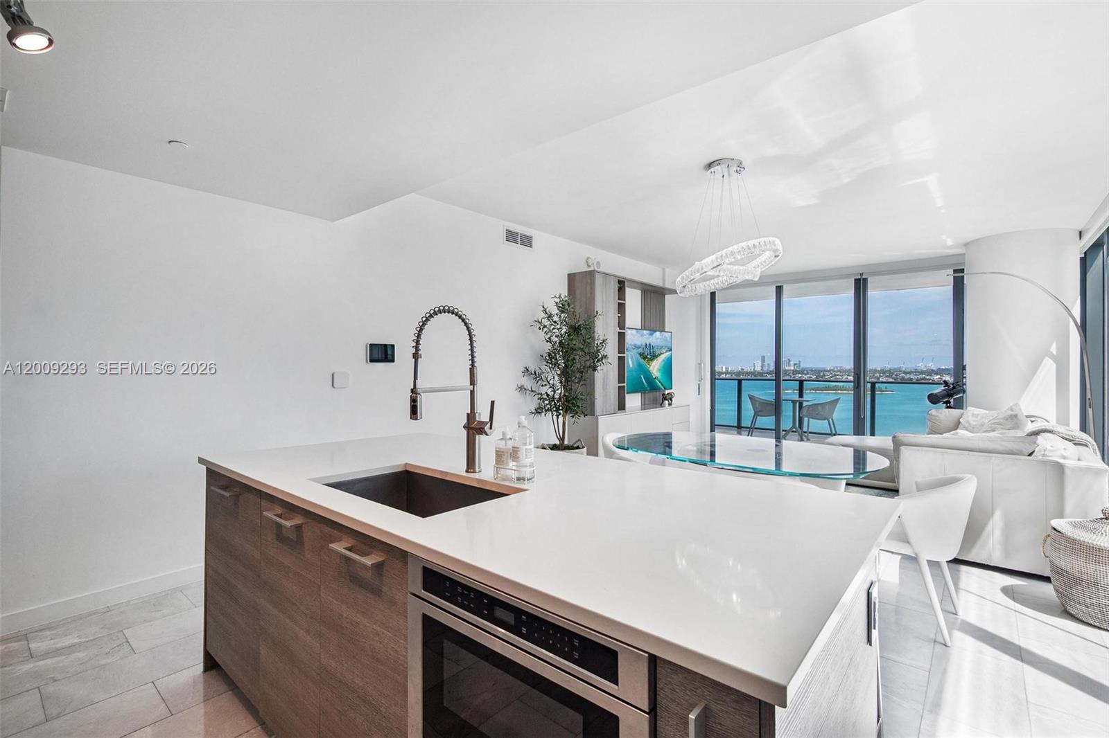 PARAISO BAY CONDO - Residential