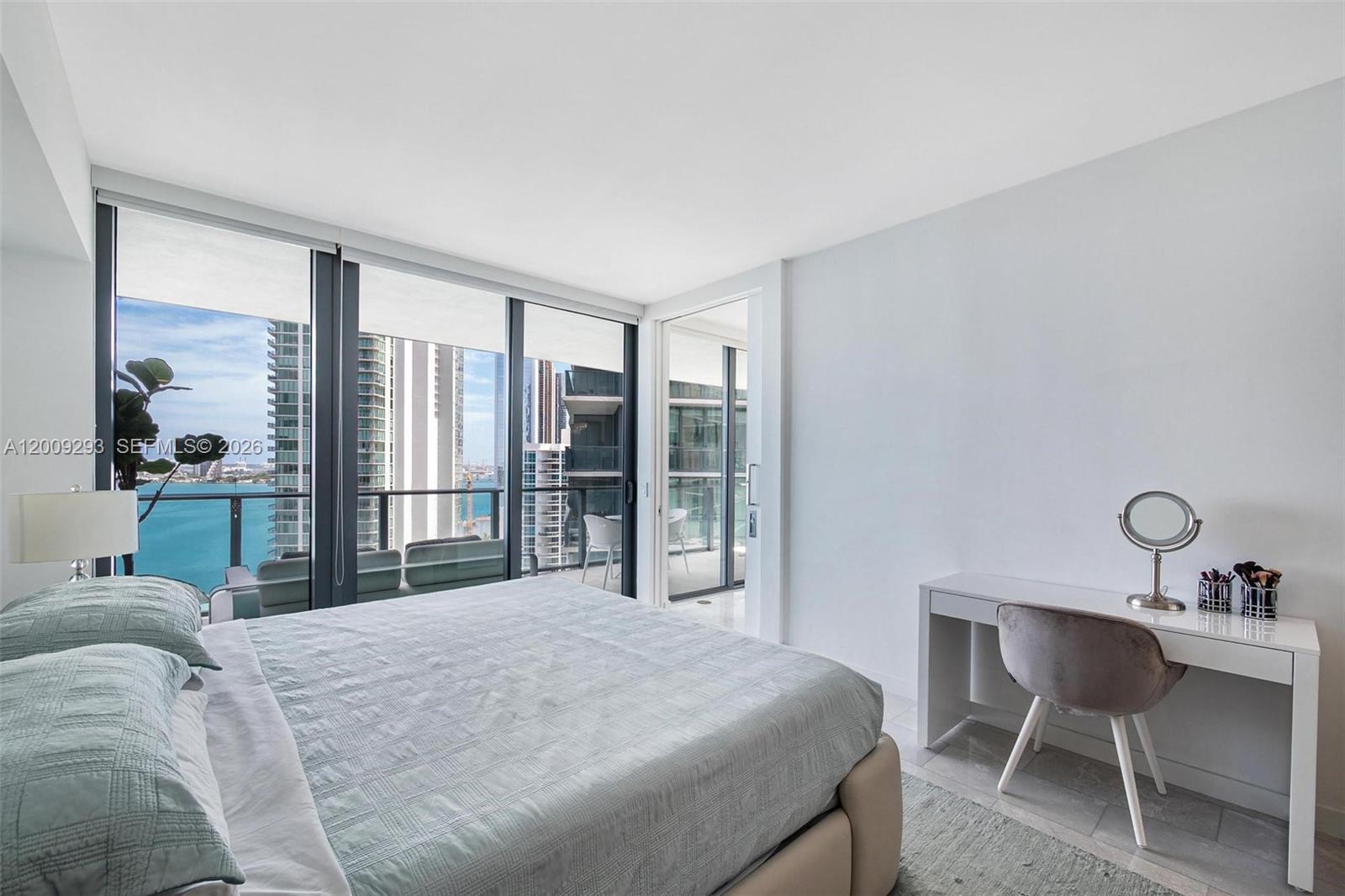 PARAISO BAY CONDO - Residential