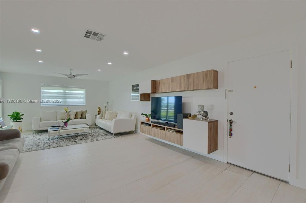 Photo of 22745 SW 66th Ave #206, Boca Raton, FL 33428 (MLS # A11386109)