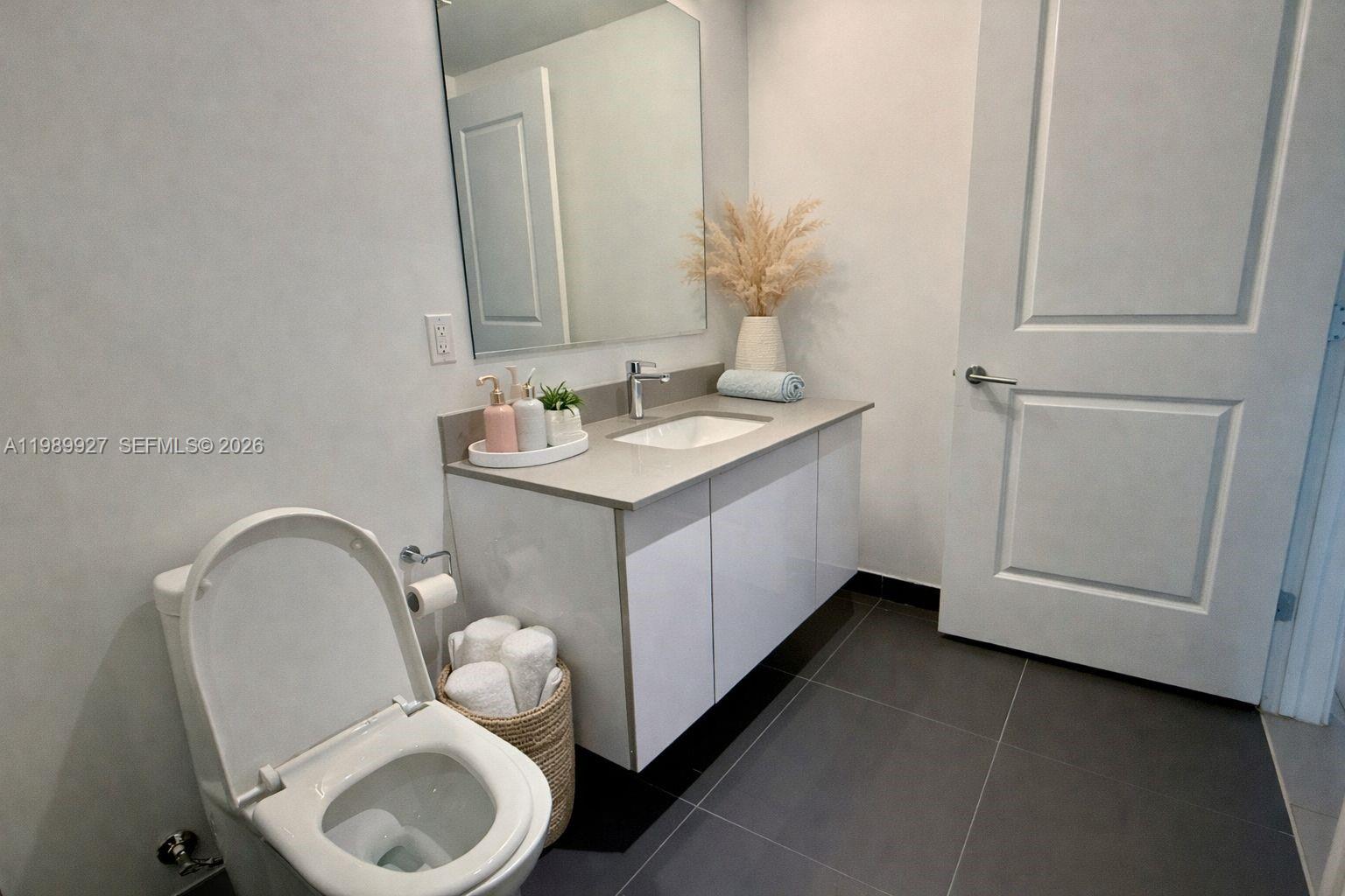 CANVAS CONDO - Residential