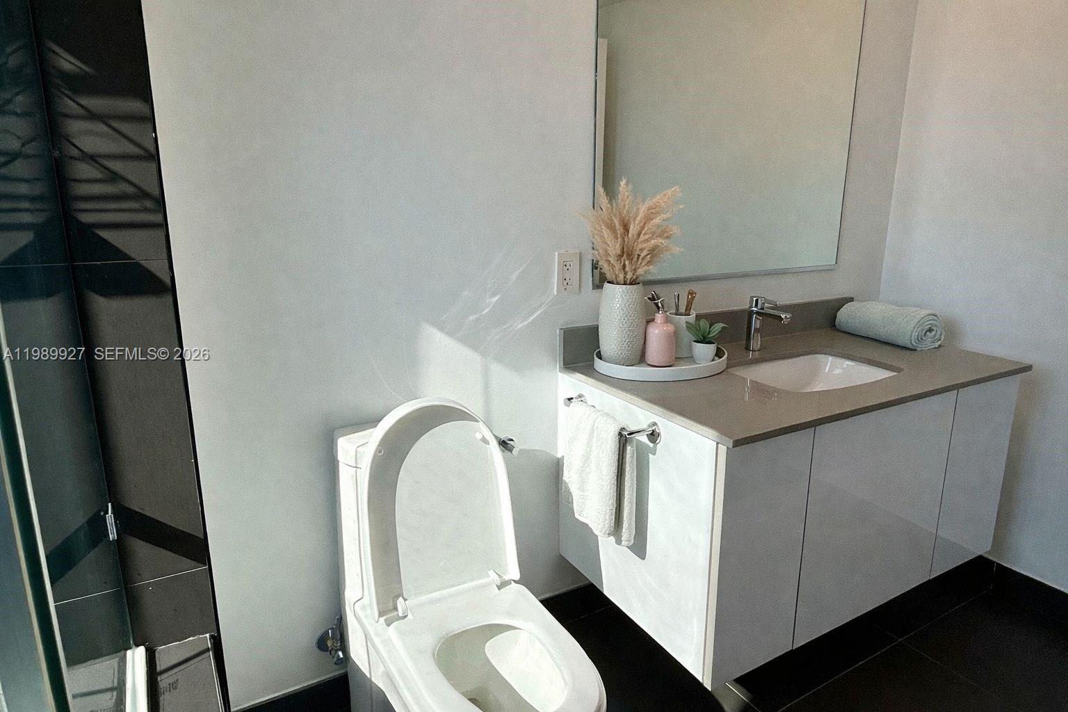 CANVAS CONDO - Residential