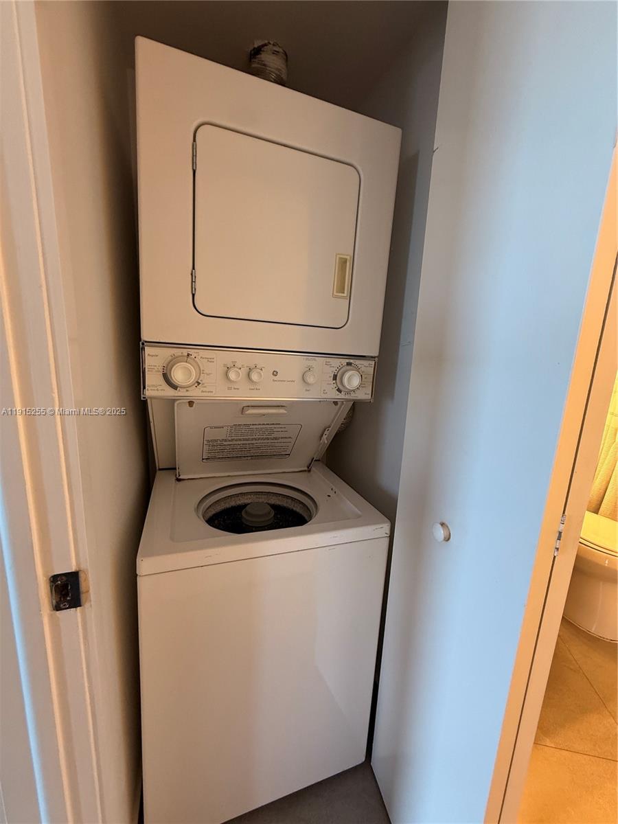 PARC CENTRAL AVENTURA EAS - Residential Lease